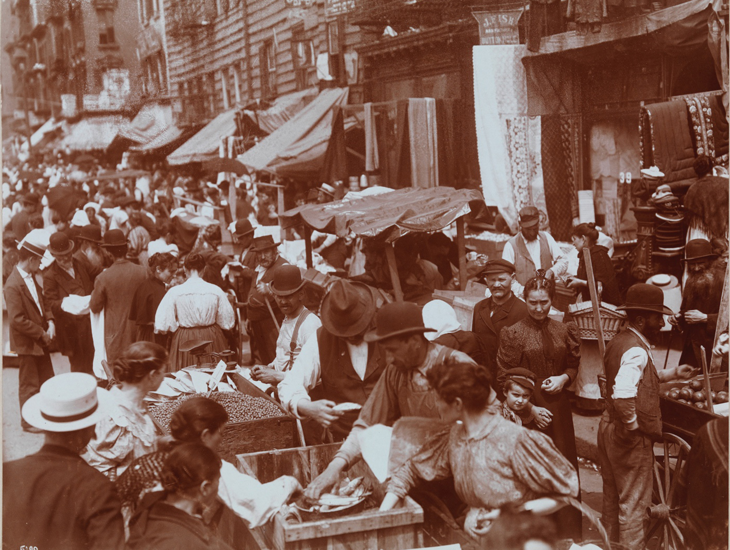 Byron Company. [Street Vendors, 1898. Hester St.] Museum of the City of New York. 93.1.1.18132.