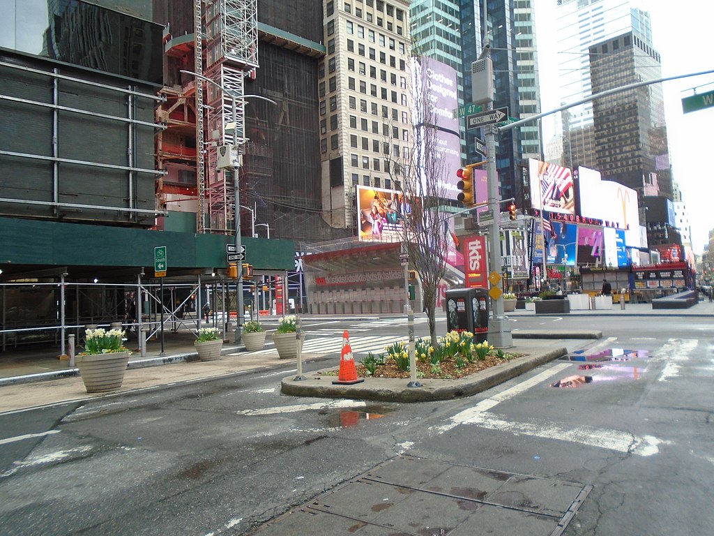 1024px-Times_Square_empty.jpg