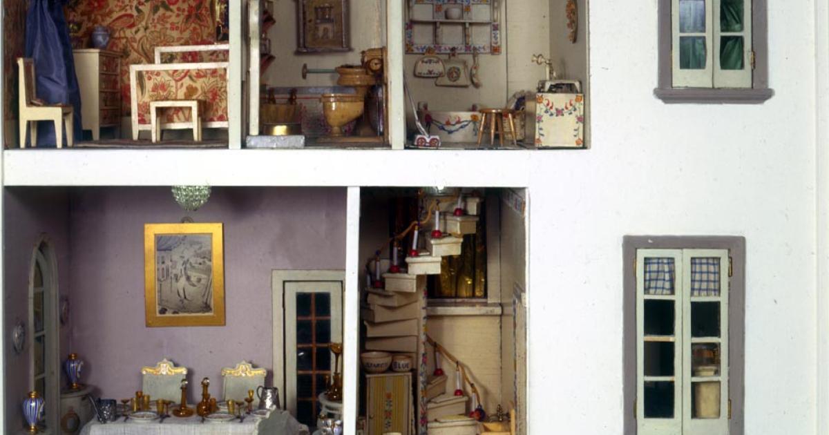 Miniature dollhouse hot sale museum